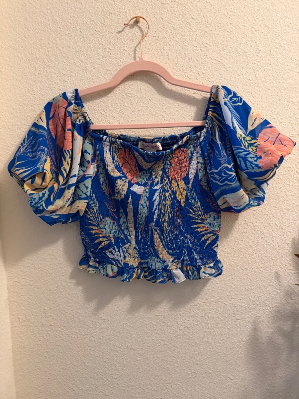 Flying Tomato Tropical Smocked Crop Top | Puff Sleeve | Size M | Like New - Picture 6 of 6